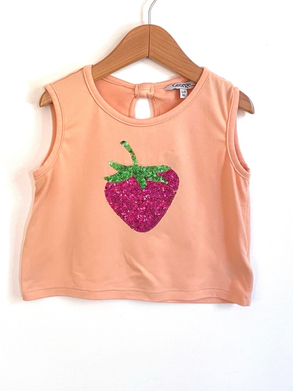 7/$20💥🍓Sequin Strawberry Tank Top, Flip Knot Peekaboo Back, Peach & Magenta